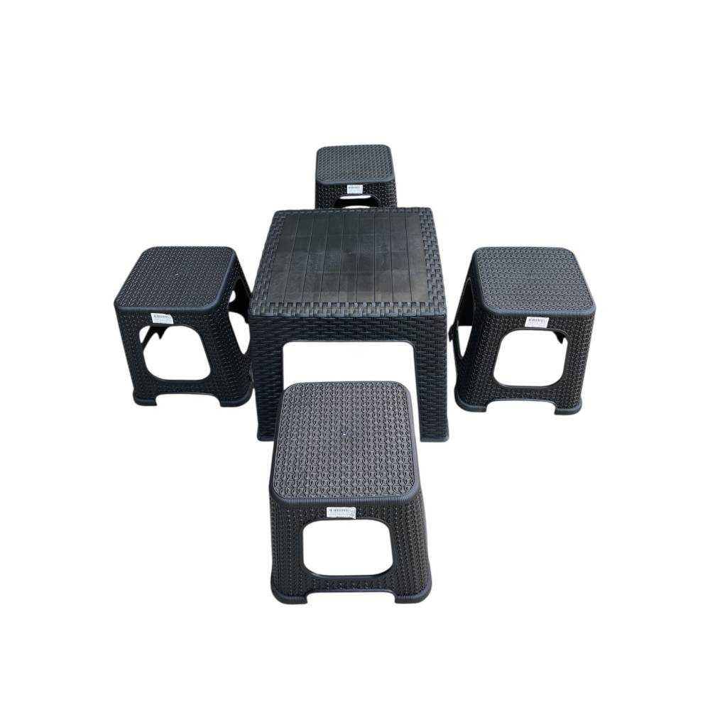 Masa gradina ratan maro, 45cm cu 4 scaune ratan 33cm Masa gradina ratan maro, 45cm cu 4 scaune ratan 33cm