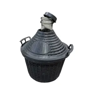 Damigeana 5 L din sticla in cos din plastic negru, cu dop