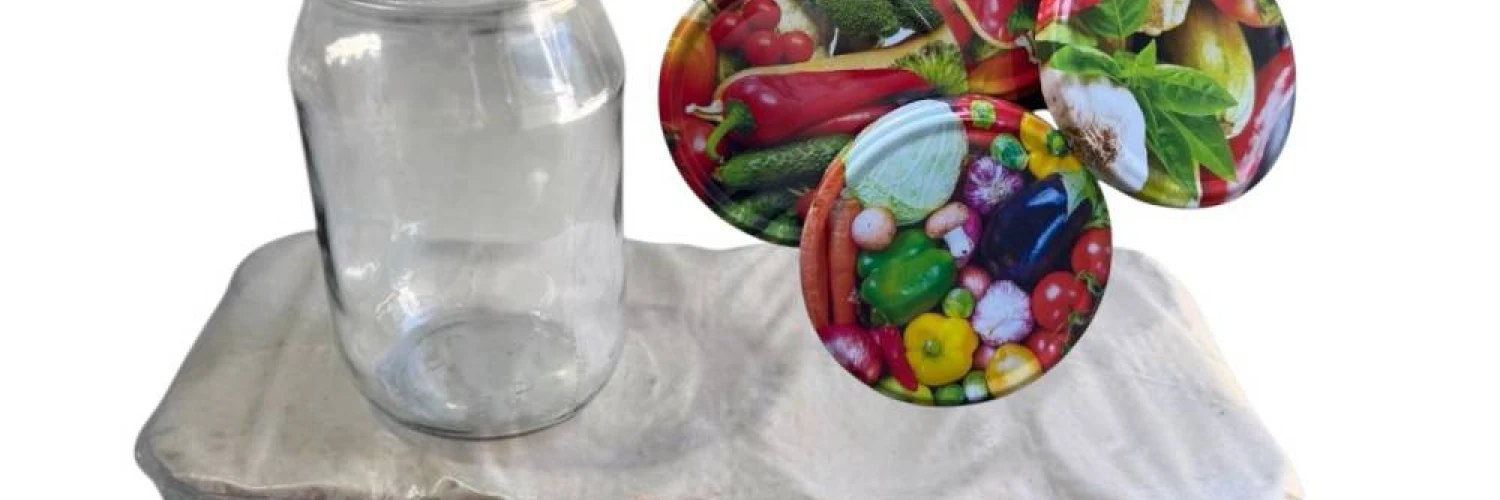 Uită de recipientele din plastic! Cu borcane de sticlă, murăturile sunt într-un loc bun